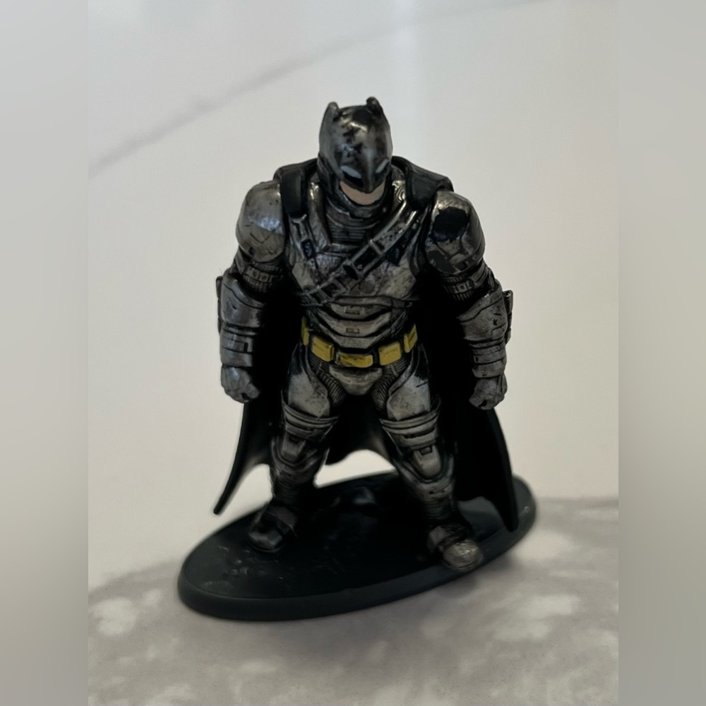 2021 Justice League Armored Batman Figurine Micro Collection, 3 Inch original